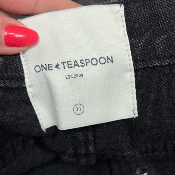 One Teaspoon Bandits Low Waist Distressed Denim Shorts Black Fade Size 31 NWT - Picture 4 of 13